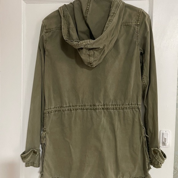 Aritzia light jacket - Picture 2 of 2